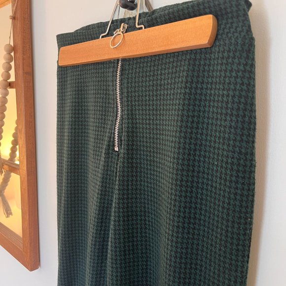 Urban Outfitters Green Cropped Pants - Picture 7 of 10